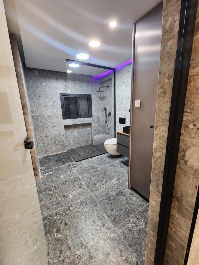 מבנים בים 75 Suites At Sea Haifa Eksteriør billede