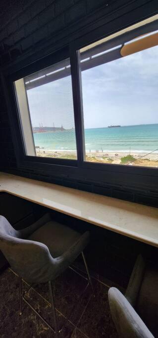 מבנים בים 75 Suites At Sea Haifa Eksteriør billede