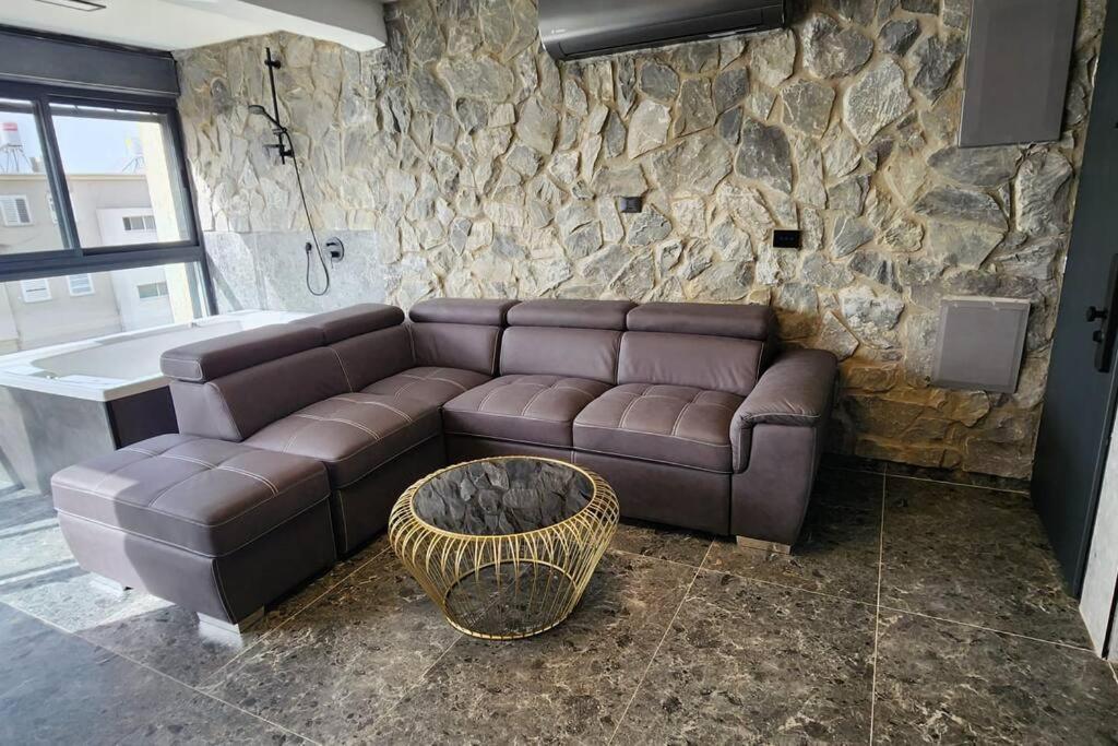 מבנים בים 75 Suites At Sea Haifa Eksteriør billede